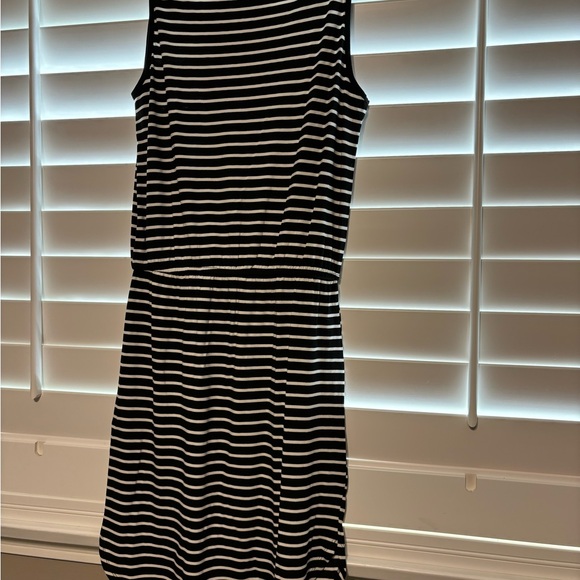 Women’s dress - Picture 3 of 6